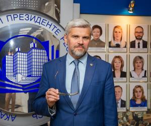 Новы рэктар Акадэміі кіравання пры Прэзідэнце Вячаслаў Даніловіч: Гісторыя і ідэалогія — два бакі аднаго медаля