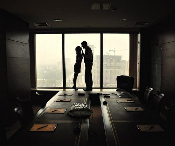 Спецыяліст па сексалогіі і сексапатолагі Дзмітрый Капусцін: «Службовыя раманы» былі, ёсць і будуць