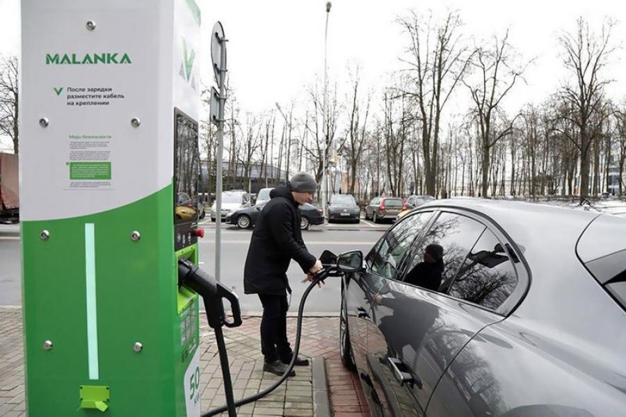 У краiне запусцiлi адзiную мабiльную праграму для электрамабiлiстаў 