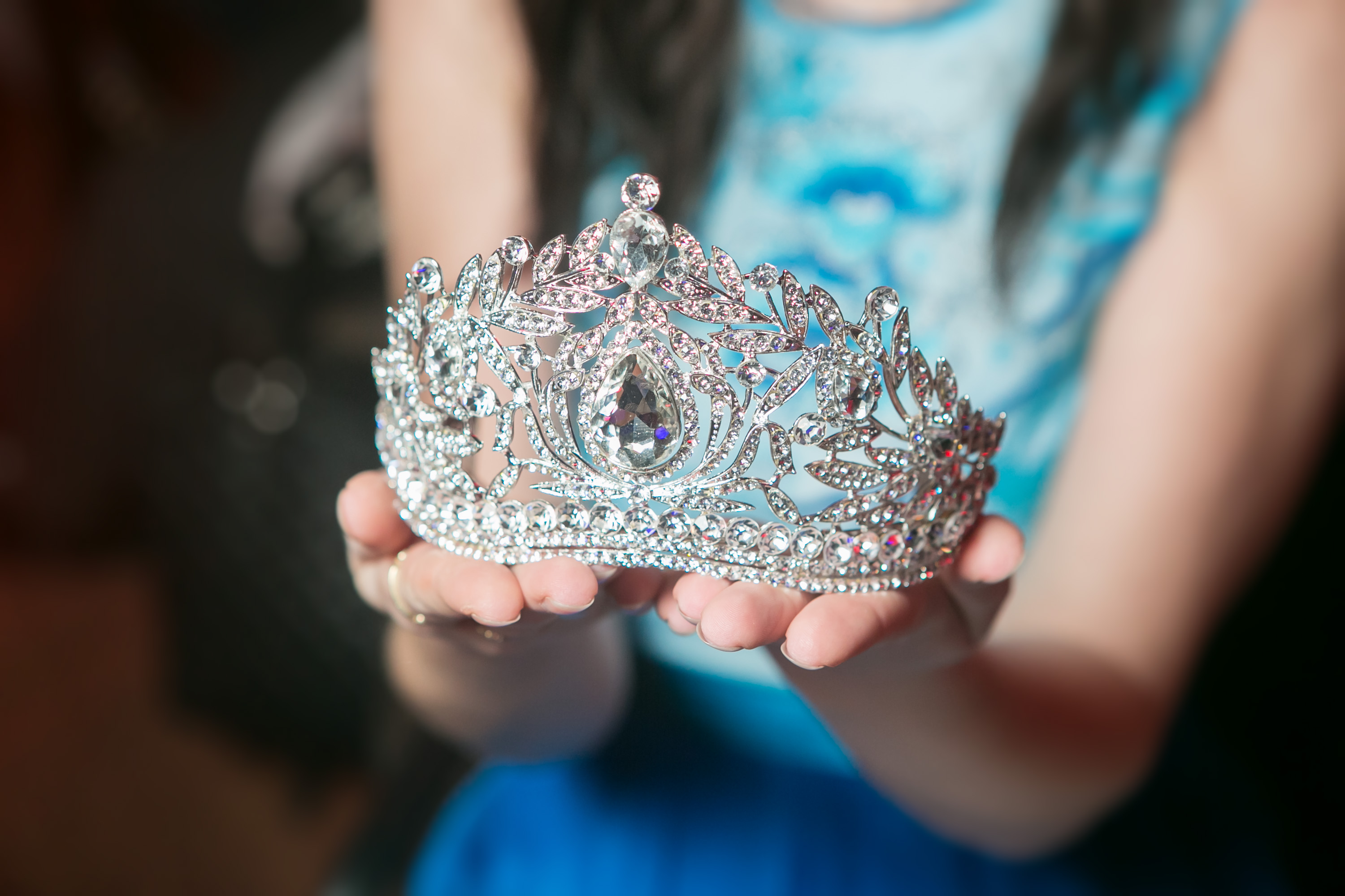 диадема королевы теоделинды. корона мисс. конкурс корон. корона мисс вселенная 2023. тиара фестон.