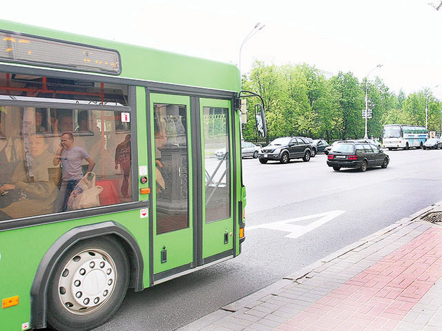 Маз 105 москва. Общественный транспорт минска. 93 автобус минск остановки. 065. Автобус маз 105.