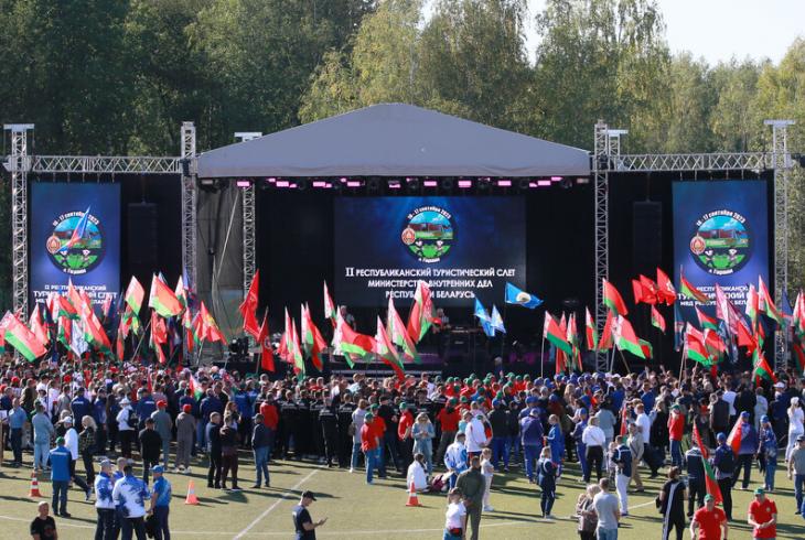 Каля 5 тысяч супрацоўнікаў МУС сабраліся ў Гаранях на II Рэспубліканскі турыстычны злёт