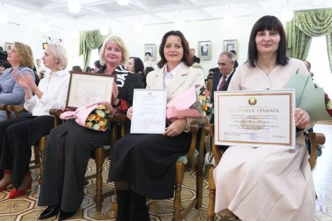 «Прафесія вялікага сэрца». У Мінску ўзнагародзілі найлепшых педагогаў краіны