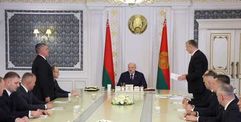 Лукашэнка аб акцэнтах у рабоце мясцовай вертыкалі: несці адказнасць за ўсё і не адбрыквацца ад людзей