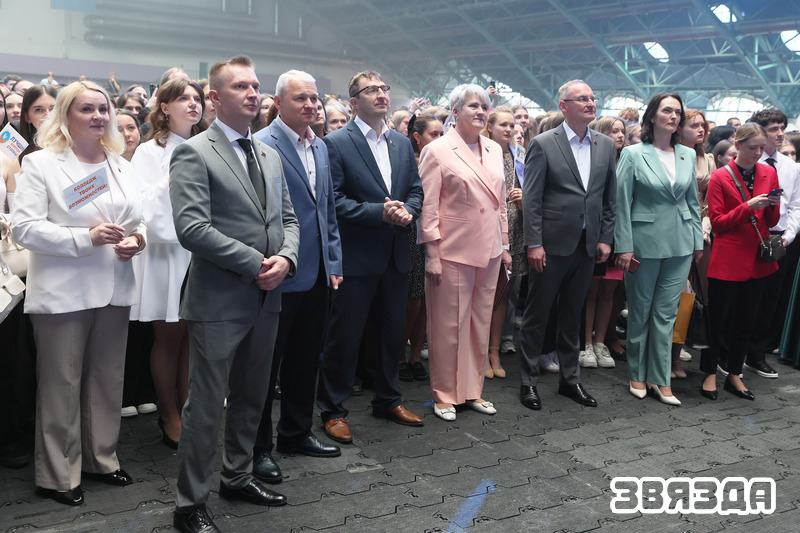 У Мінску прайшоў выпускны вечар для навучэнцаў каледжаў