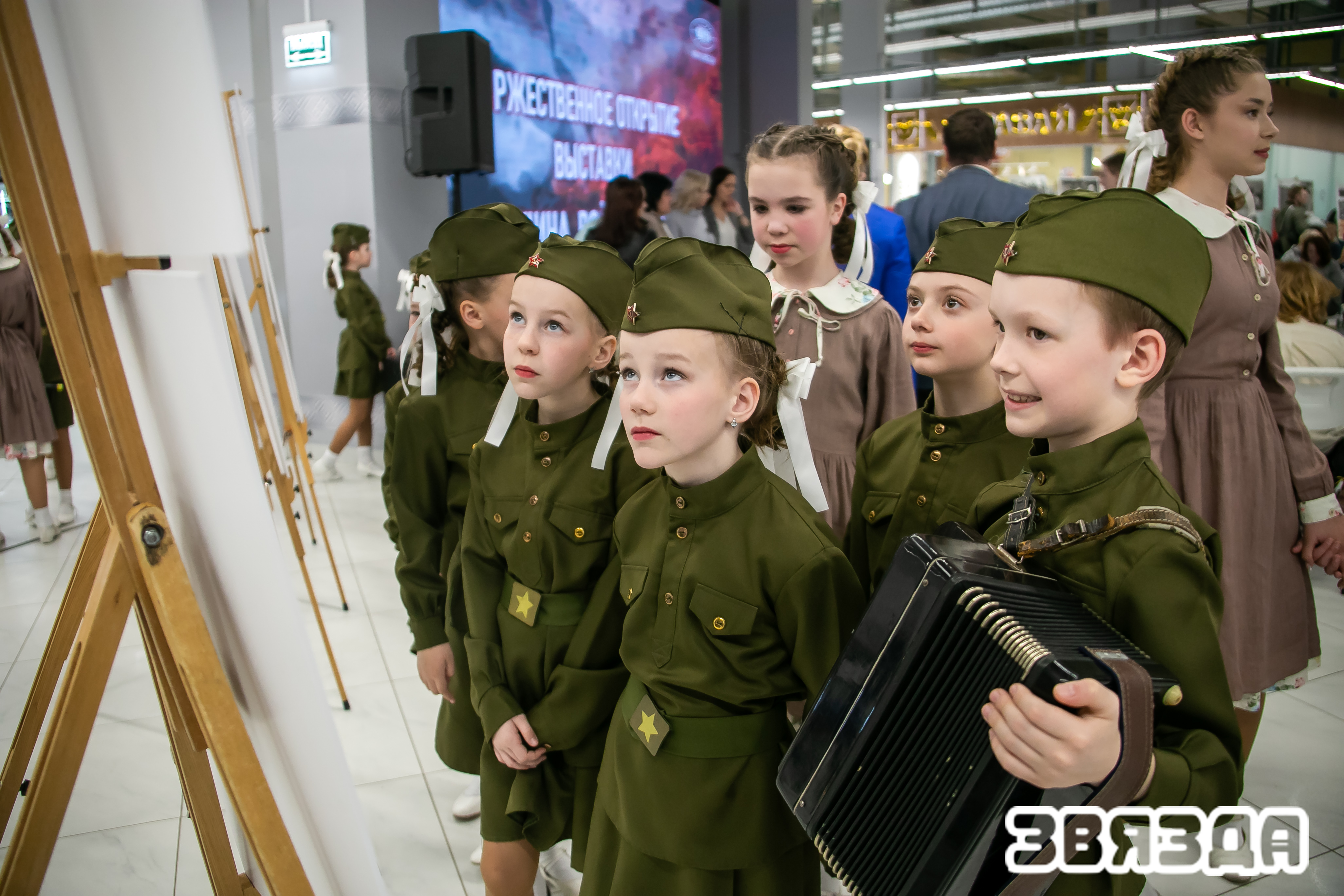 «Жанчына. Вайна. Перамога» : як прайшло адкрыццё фотавыставы ўнікальных архіўных фатаграфій