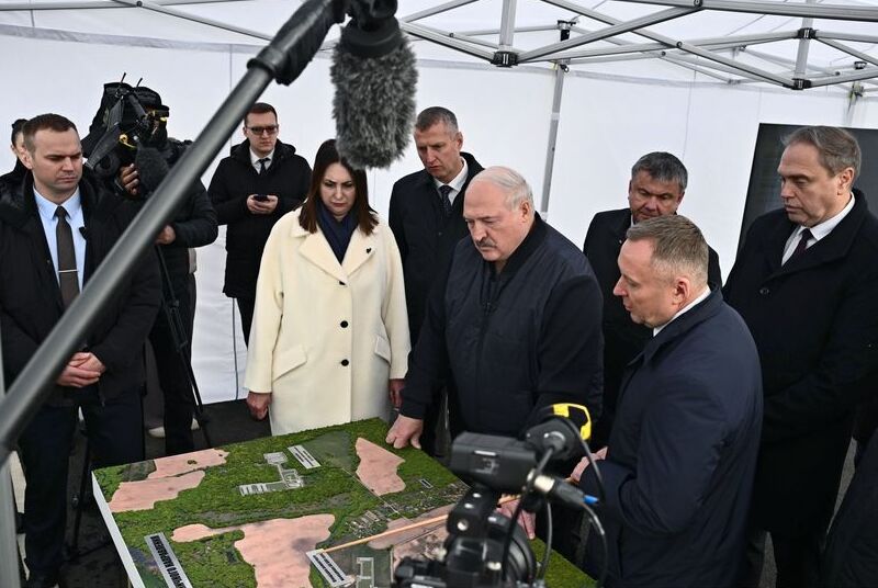 Lukashenko hosts conference in Soligorsk to discuss poultry farming trends