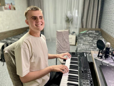 Жыццё на слых: як невідушчы студэнт з Віцебска рэалізуе сябе ў вучобе і творчасці