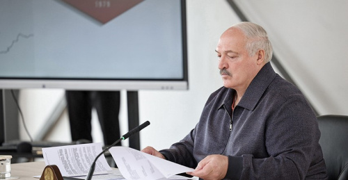 Лукашенко прямо ответил тем, кто ноет по поводу картошки