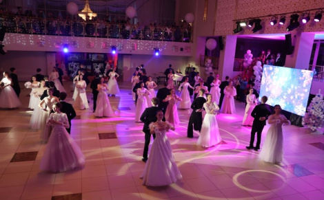 У Магілёве запрасілі на баль выдатнікаў і актывістаў 