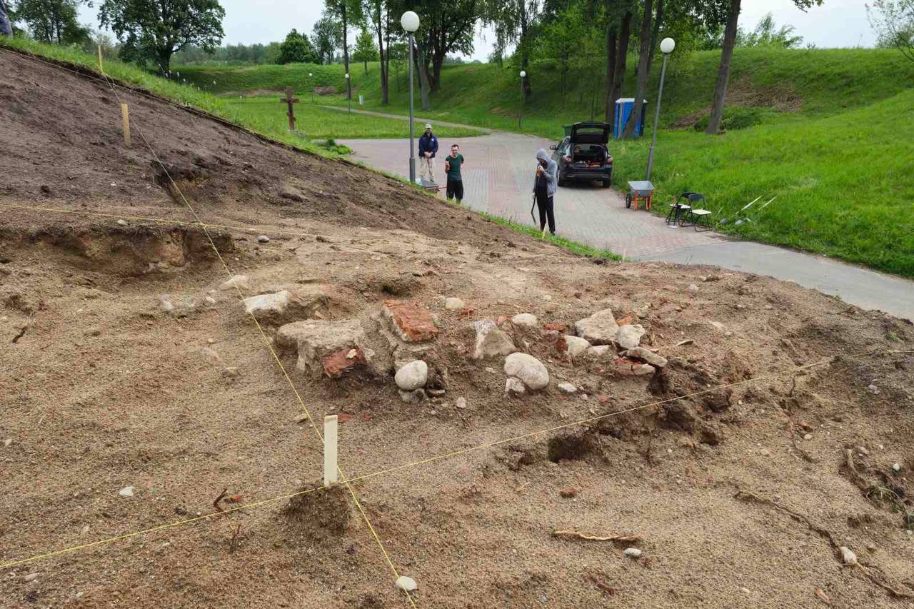 У Заслаўі пачаліся археалагічныя раскопкі на тэрыторыі замка