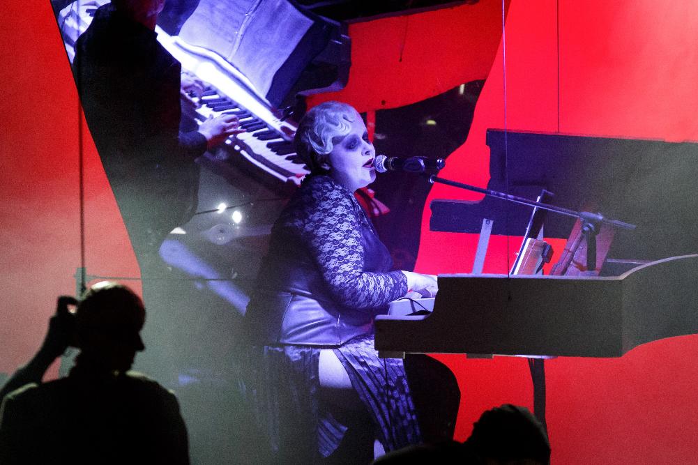 Пажар вайны адлюстраваны ў прэм’ерным спектаклі Беларускага дзяржаўнага тэатра лялек