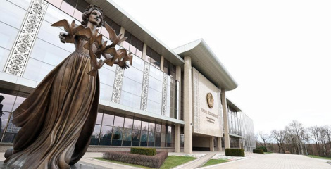 Перагаворы Аляксандра Лукашэнкі са спецпасланнікам ЗША ў Беларусі Джонам Коўлам працягнуліся ў суботу