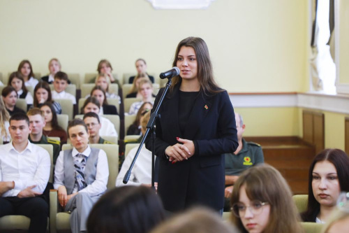 Па ўсёй краіне перад Днём народнага адзінства прайшлі дыялогавыя пляцоўкі з удзелам моладзі