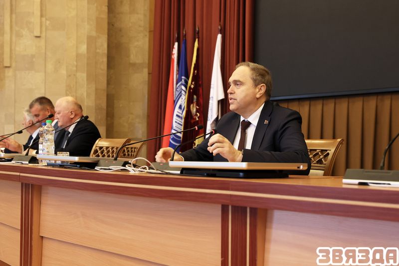 Вучоныя-пачаткоўцы працуюць над праектамі, якія нясуць рэальную карысць