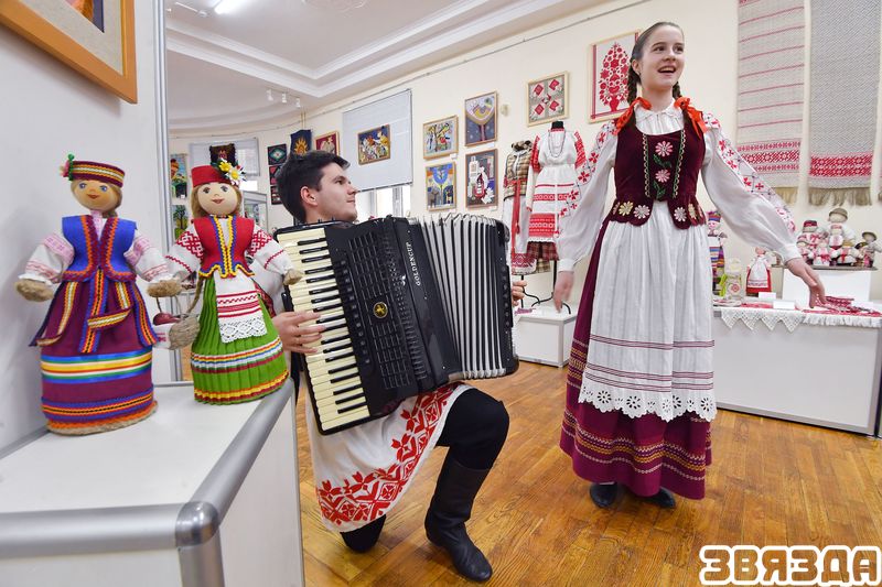 У Нацыянальным цэнтры мастацкай творчасці дзяцей і моладзі адбылося адкрыццё выставы-конкурсу «Саматканы цуд»