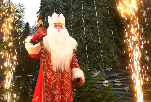 У нацыянальным парку «Белавежская пушча» далі старт навагоднім экскурсіям у рэзідэнцыю Дзеда Мароза