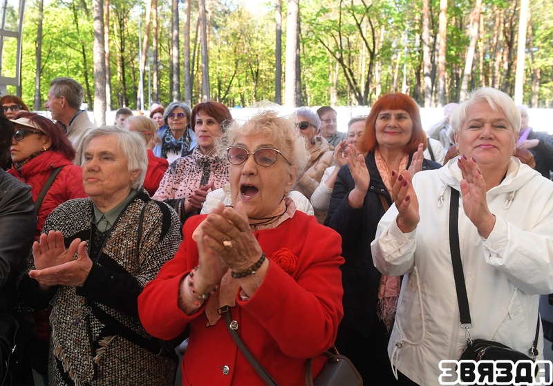 В парке Челюскинцев в Минске открылась танцплощадка