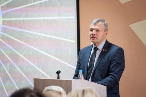 Депутат: «Необходимо сделать так, чтобы молодежь шла в науку»