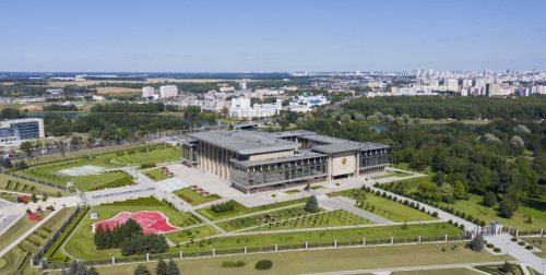 Лукашэнка сустрэўся з рэктарам Пекінскага ўніверсітэта Гун Цыхуанам