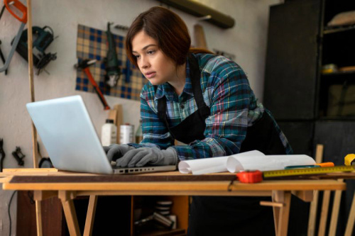 Как школьникам и учащимся подзаработать летом?
