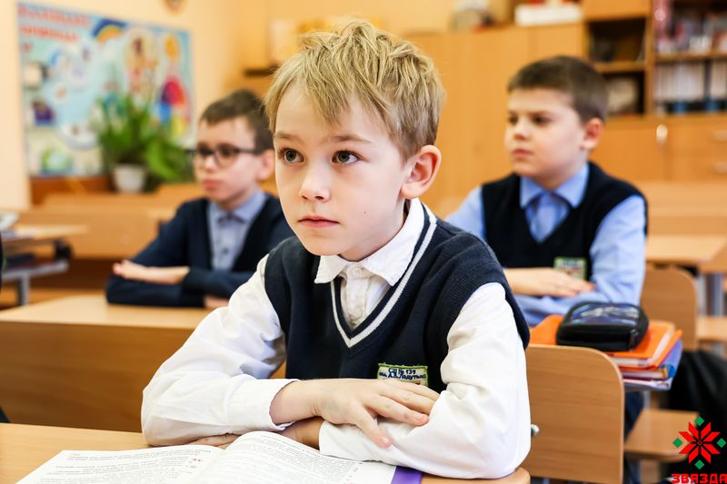 Як у мінскай школе № 139 вучням даступна расказваюць аб дзейнасці УНС