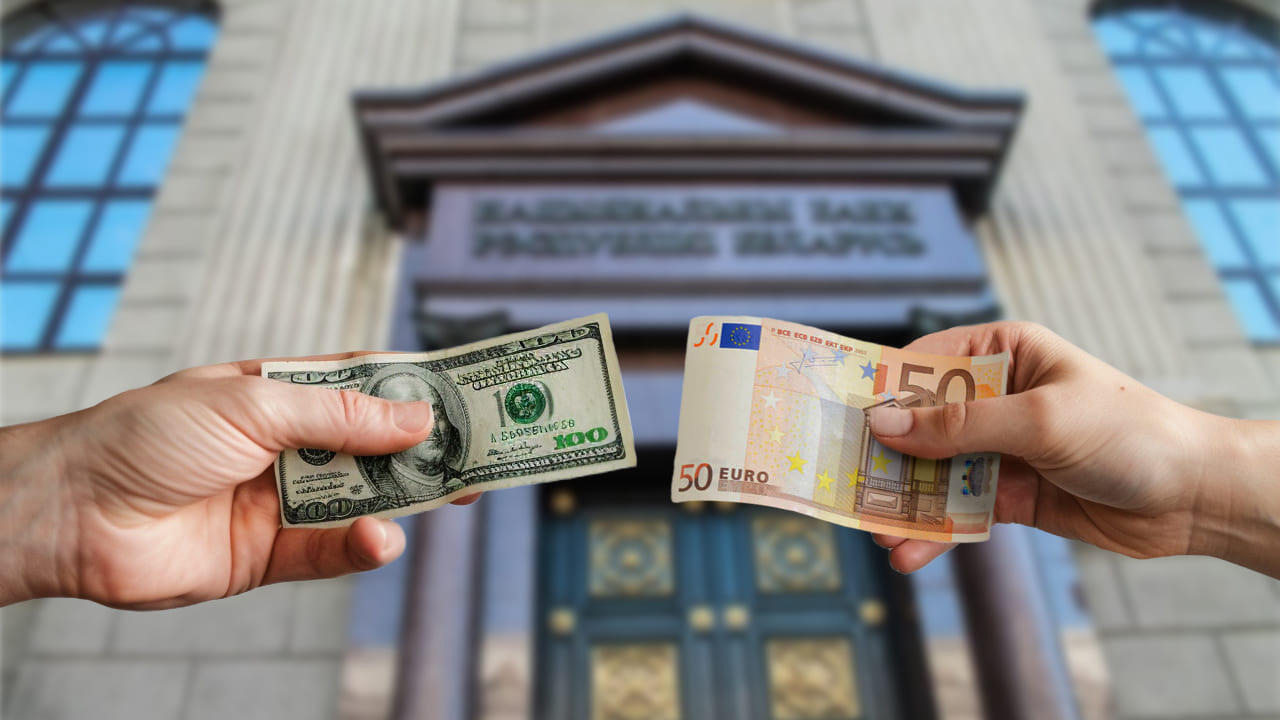 Курс долара ў абменніках ніжэйшы, чым на біржы
