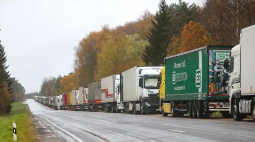 About 4,800 trucks queuing up at Belarusian border to enter EU