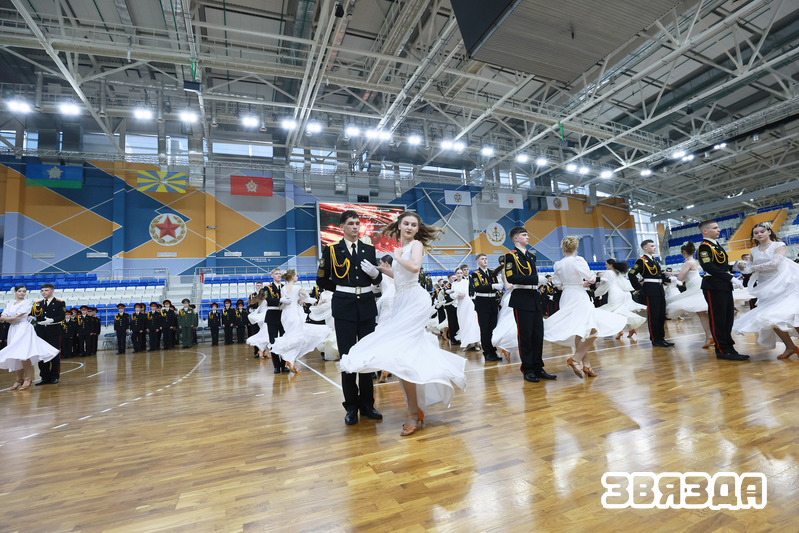Выпускны вечар прайшоў у Мінскім сувораўскім ваенным вучылішчы