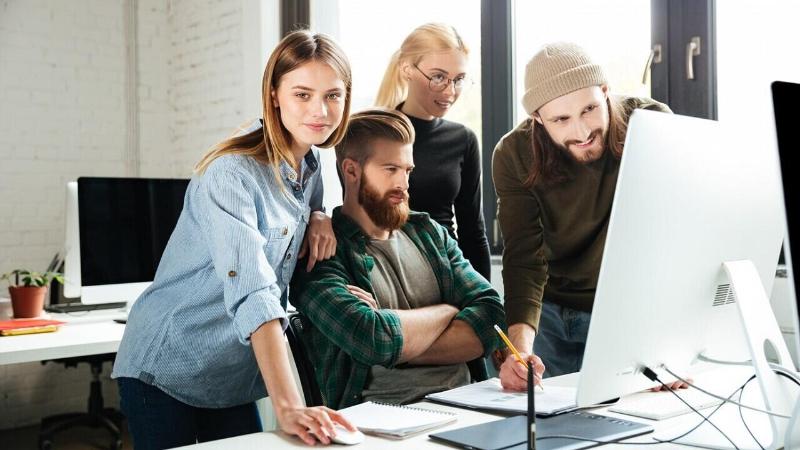 У якіх сферах дзейнасці больш за ўсё занята сталічная моладзь? 