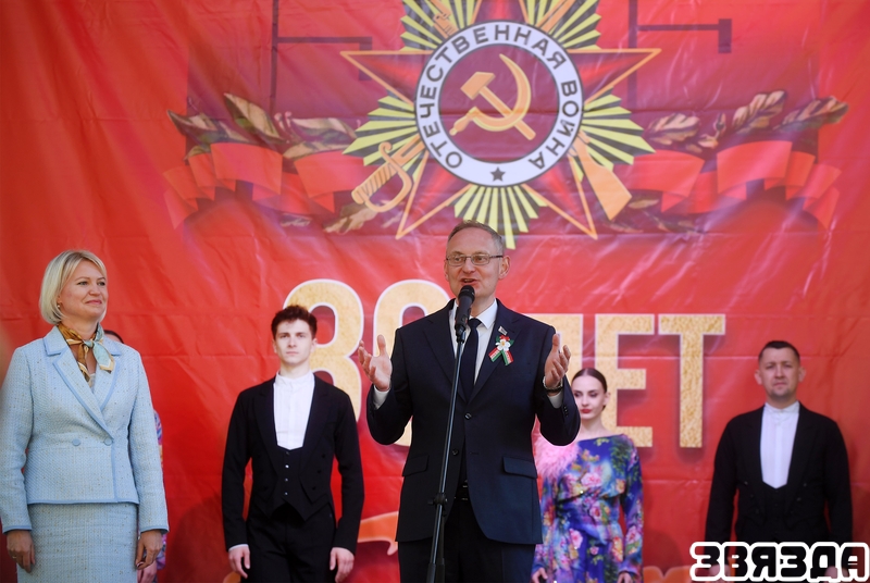 В парке Челюскинцев в Минске открылась танцплощадка