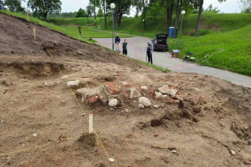 У Заслаўі пачаліся археалагічныя раскопкі на тэрыторыі замка