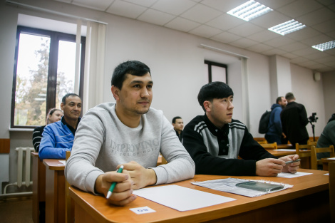 17 лістапада працоўныя мігранты здадуць чарговы экзамен на веданне адной з дзяржаўных моў