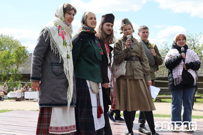 У музеі народнай архітэктуры і побыту гучалі песні Перамогі