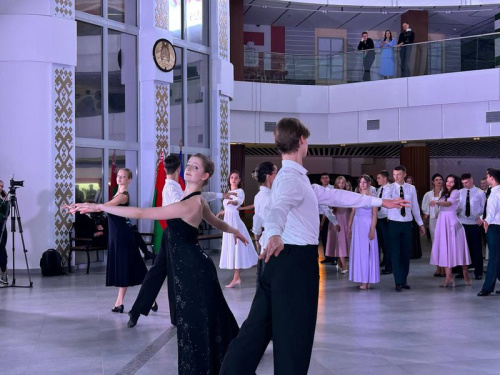 ІІІ Рэспубліканскі дабрачынны маладзёжны баль сабраў больш за 200 мінскіх студэнтаў