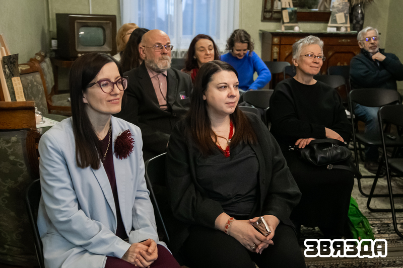 У Доме Коласа прайшла прэзентацыя кнігі «Беларуская мова ад А да Я»