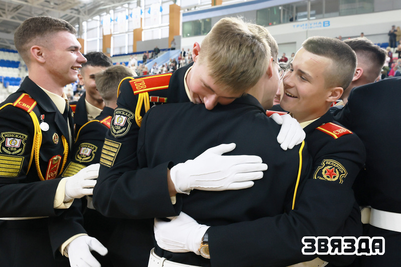 Выпускны вечар прайшоў у Мінскім сувораўскім ваенным вучылішчы