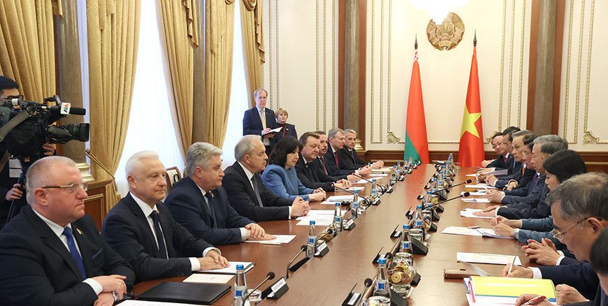 Міралюбівыя краіны з падобнымі пазіцыямі