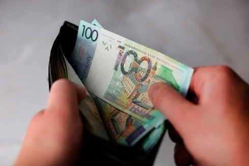 В Беларуси с 1 января вырастут пошлины, штрафы и соцвыплаты