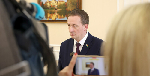 Турчын: «Прадастаўленне арэнднага жылля з наступным правам набыцця яго ва ўласнасць дапаможа вырашыць пытанне замацавання кадраў у рэгіёнах»