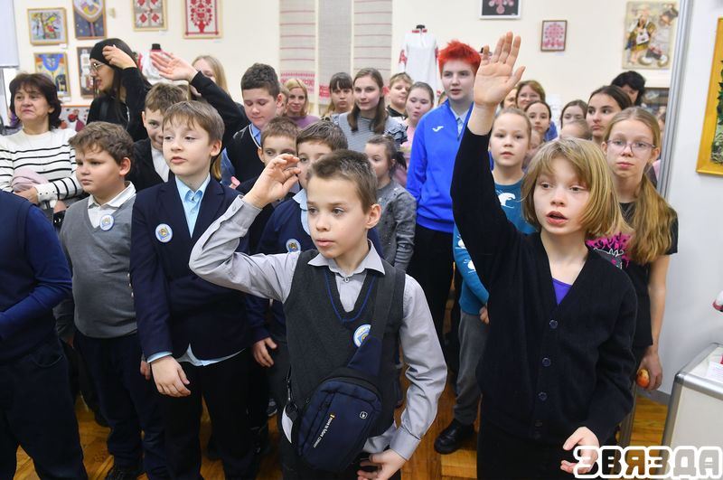 У Нацыянальным цэнтры мастацкай творчасці дзяцей і моладзі адбылося адкрыццё выставы-конкурсу «Саматканы цуд»