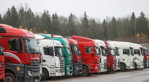 Over 1,000 Lithuanian trucks stuck in Belarus moved to secure sites