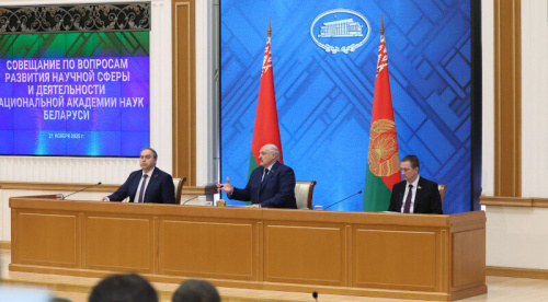 Lukashenko urges scientists to set ambitions aside: There can be no country without science