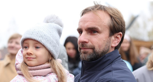 Какую поддержку государство оказывает отцам, рассказали в Минтруда