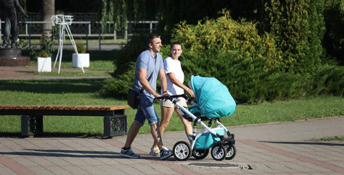 Survey: Over 70% of Belarusian youth prioritize family values
