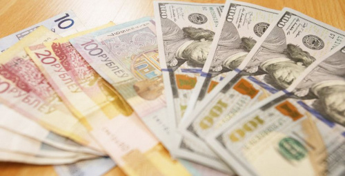 Российский рубль подорожал, доллар и юань подешевели на торгах 30 мая