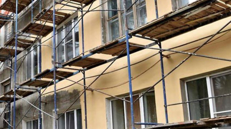 Аплачвалі неіснуючыя будаўнічыя вырабы. КДК выявіў махінацыі пры капрамонтах у Барысаве