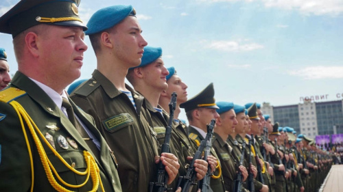 Новае папаўненне віцебскіх дэсантнікаў прыняло ваенную прысягу
