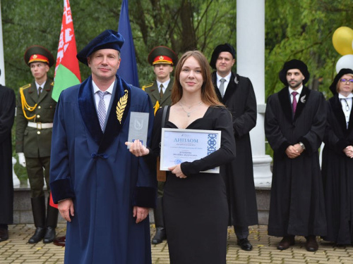 Учора ў галоўнай ВНУ краіны адбыўся выпускны баль