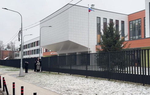 В Подмосковье мальчик напал с ножом в школе на несколько человек 